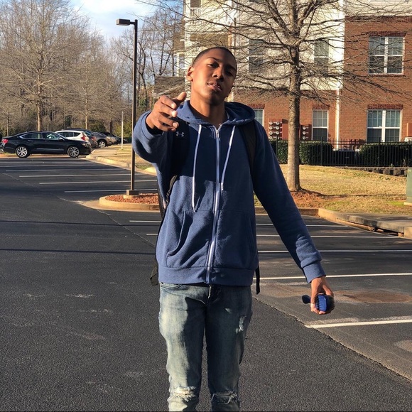 Meet your Posher, Carlos - Picture 1 of 1